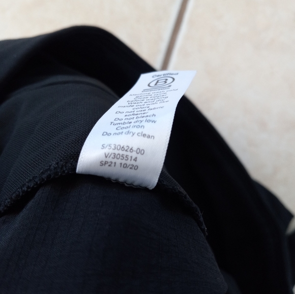 Athleta Trekkie North 3" Short Black 4 - Picture 10 of 16